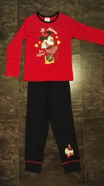 Minnie Mouse pyjama maat 110 en 116